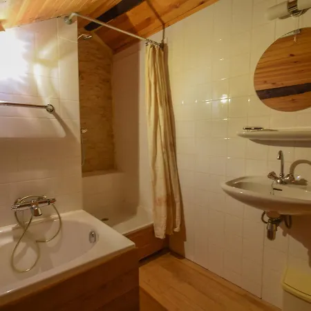 Villa Spacious In Puy-l'evaªque With Swimming Pool