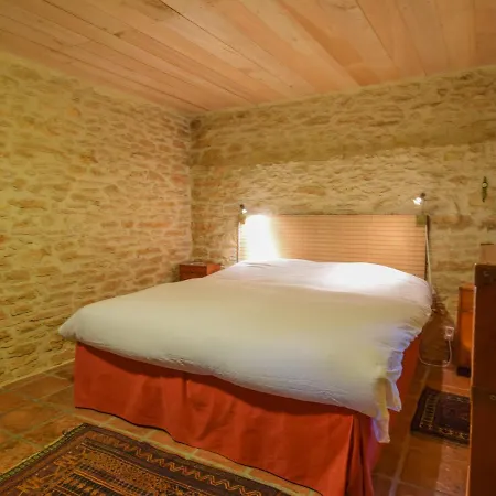 Spacious In Puy-l'evaªque With Swimming Pool * Puy-lʼÉvêque