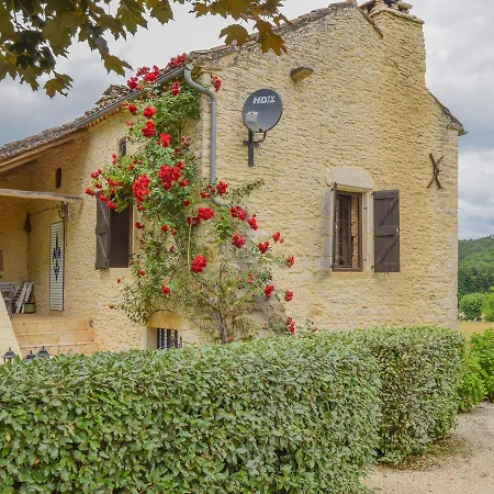 Spacious In Puy-l'evaªque With Swimming Pool *